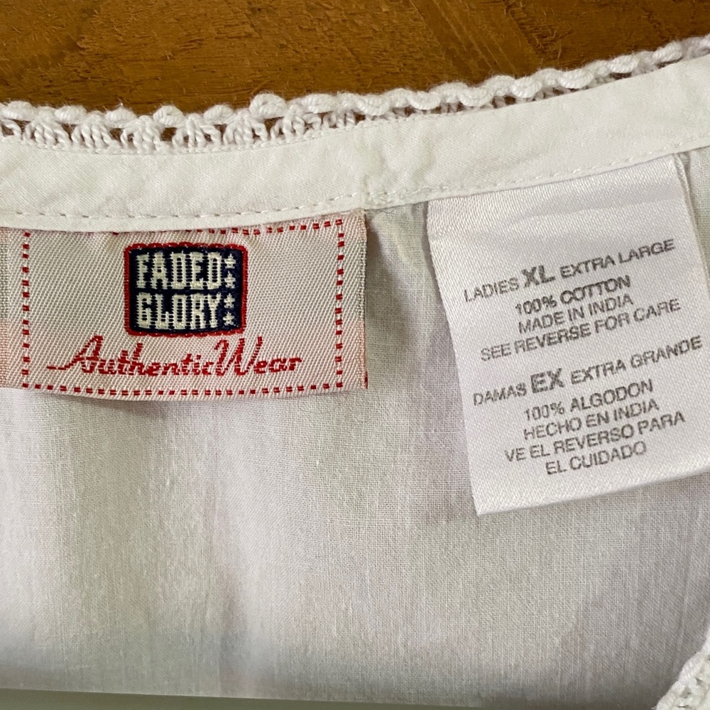Faded Glory White Sleeveless Embroidered Button-Front Blouse - Picture 4 of 7